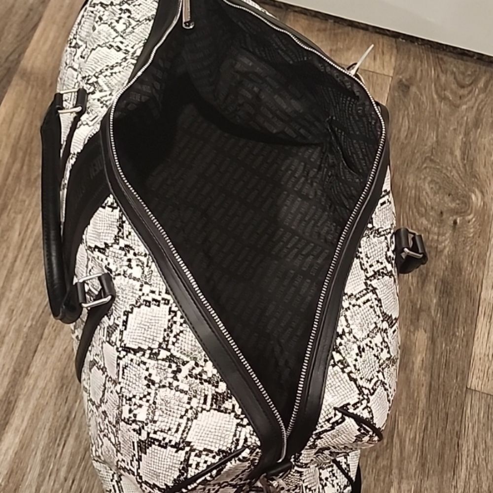 Steve Madden BSpeedys Snake Print Travel Duffel Bag - Picture 10 of 10